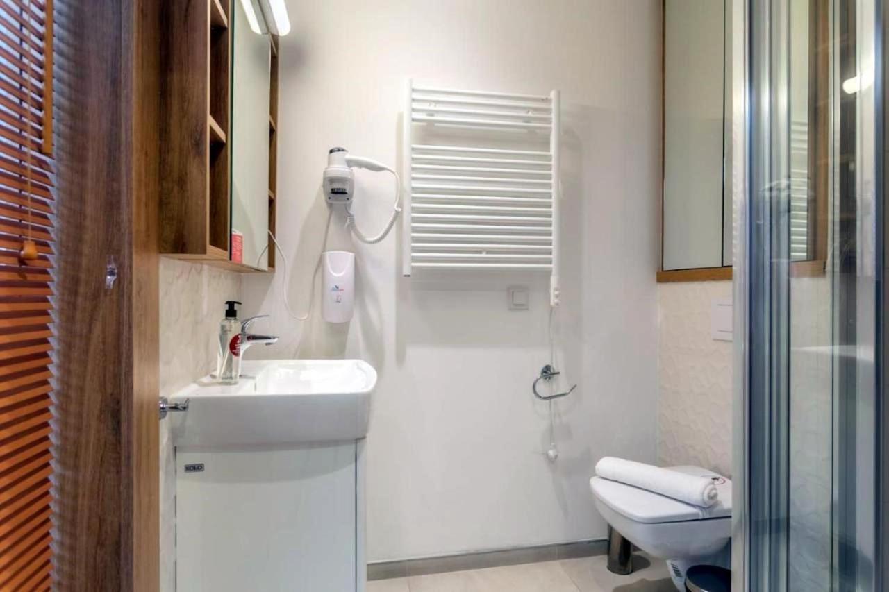 Warsaw Apartments - Luxury Top-View Aparthotel Bagian luar foto