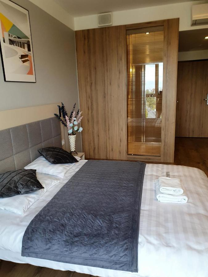 Warsaw Apartments - Luxury Top-View Aparthotel Bagian luar foto